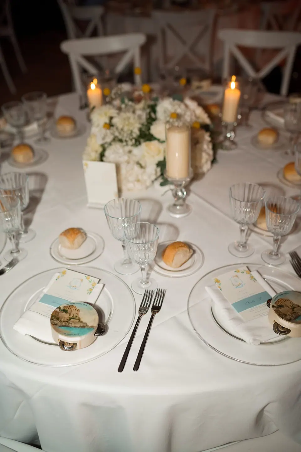 Dinner table with coastal details at Torre La Cerniola.
